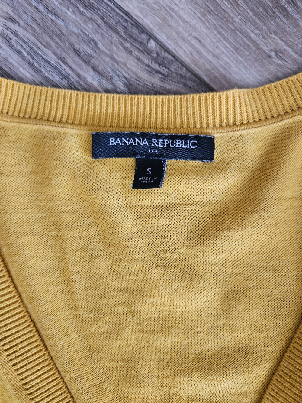 Banana Republic Mustard Yellow V-Neck Button Cardigan - Picture 2 of 2